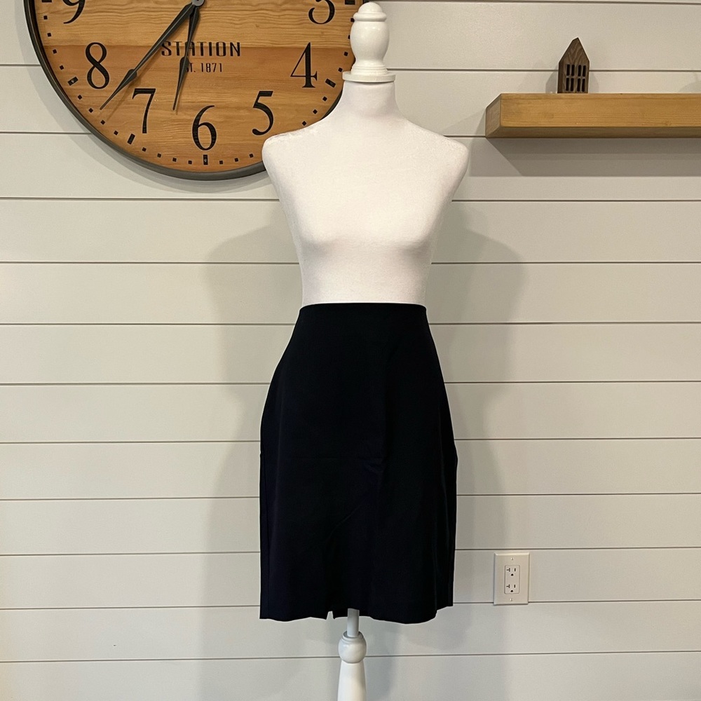 Ann Taylor navy blue skirt